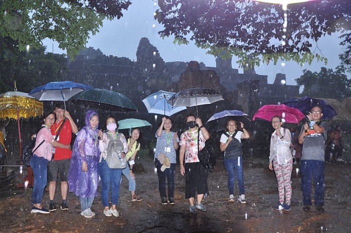 柬埔寨雨季但阻止不了我们对巴肯山的向往